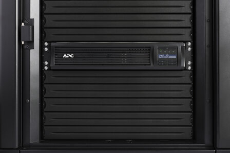 UPS APC Smart UPS 1500VA SMT1500RMI2UC