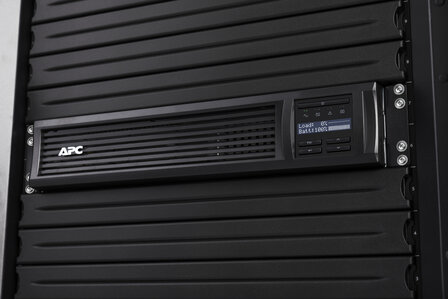 UPS APC Smart UPS 1500VA SMT1500RMI2UC